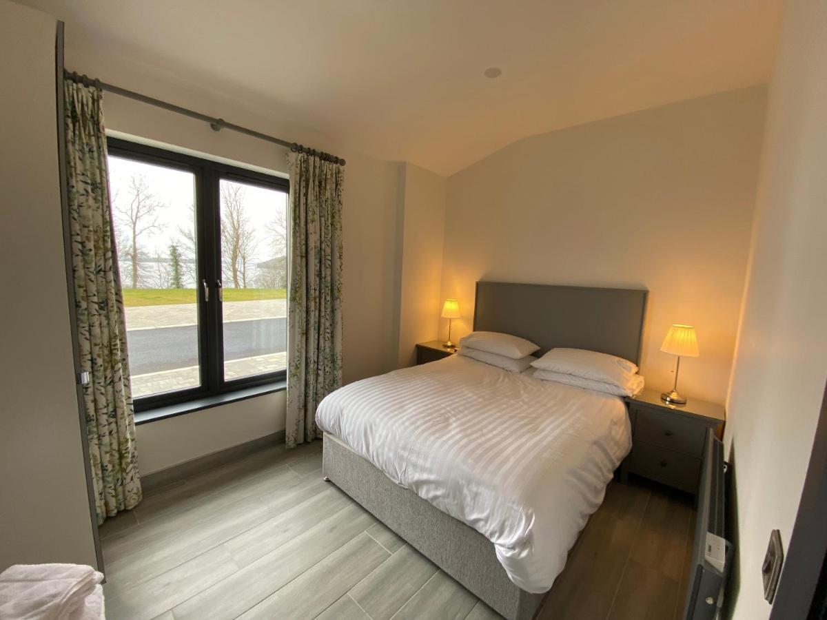 Tullybay Holiday Lodges Enniskillen Extérieur photo