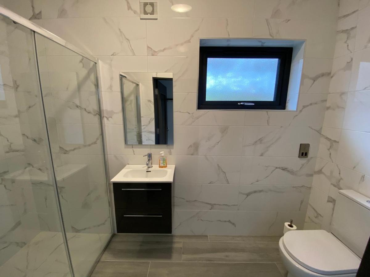 Tullybay Holiday Lodges Enniskillen Extérieur photo