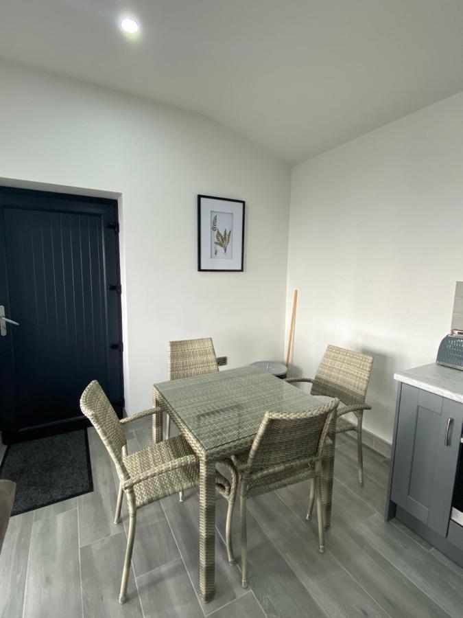 Tullybay Holiday Lodges Enniskillen Extérieur photo
