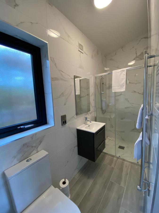 Tullybay Holiday Lodges Enniskillen Extérieur photo