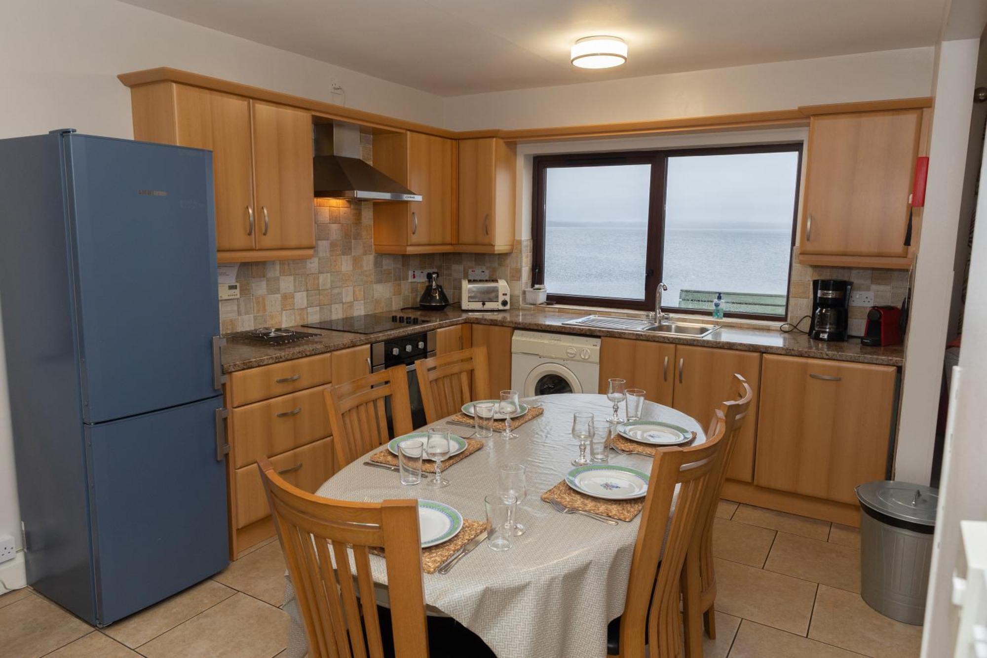 Tullybay Holiday Lodges Enniskillen Extérieur photo